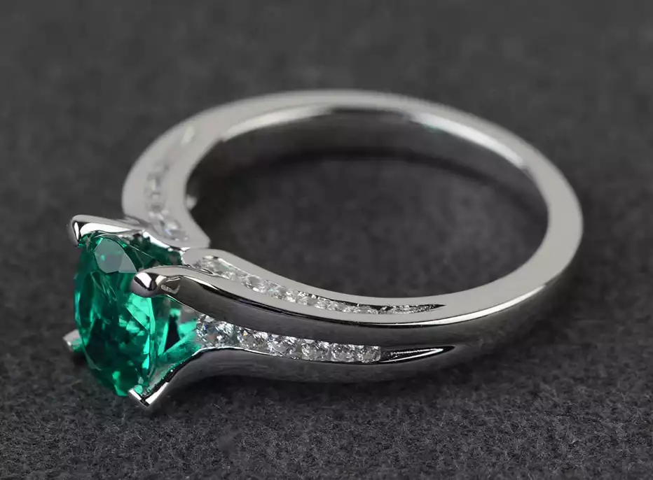Lab Emerald Ring Oval With Channel Setting Band | LUO