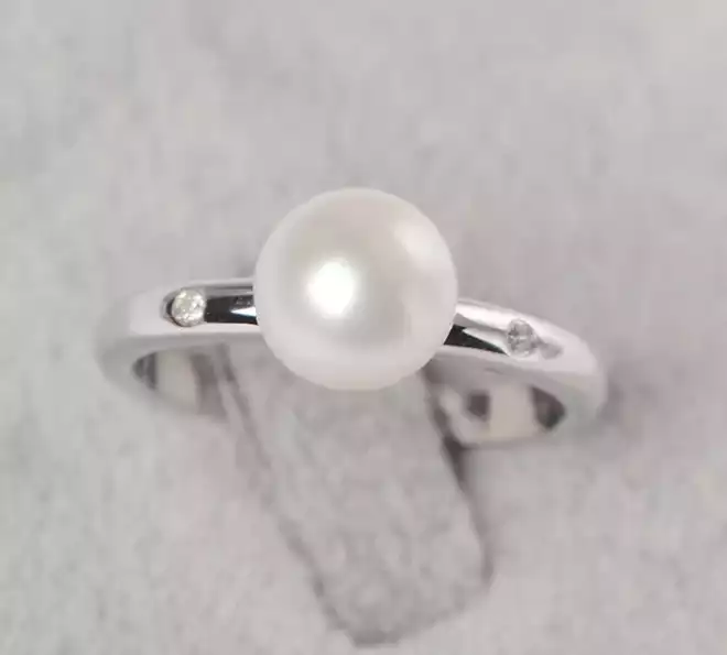 White Pearl Ring White Gold | LUO
