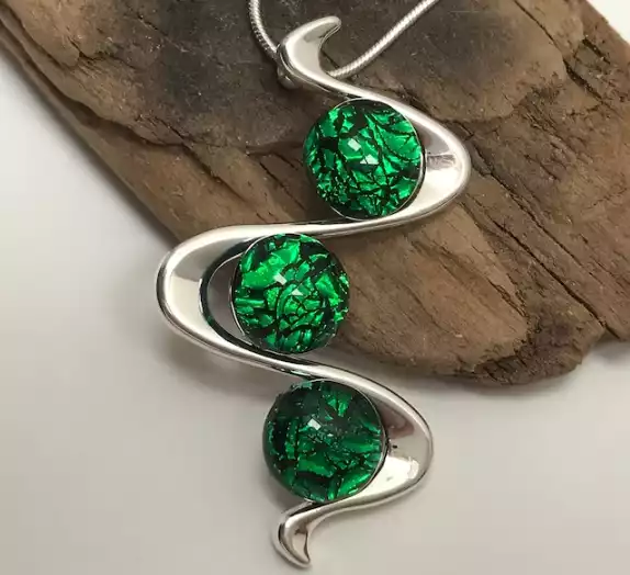 Emerald Green Dichroic Glass 3 Stone Superior Silver Plated